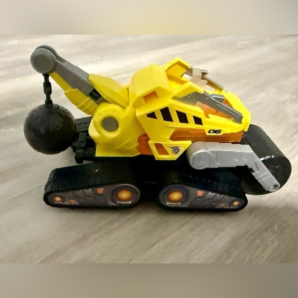 Paw Patrol Light-up Vehicle, Paw Patrol The Mighty Movie Toy Truck - Picture 3 of 5